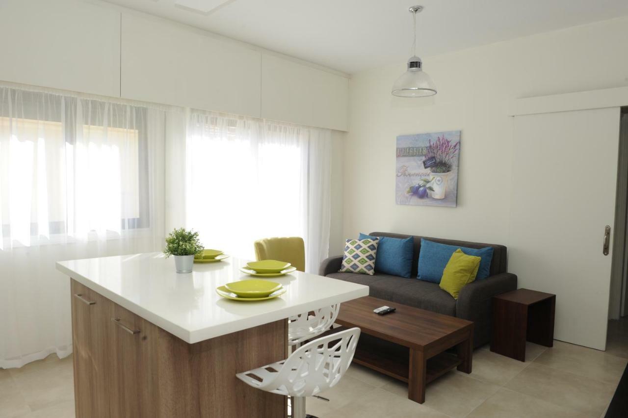 By The Way Apartment Ларнака Екстериор снимка