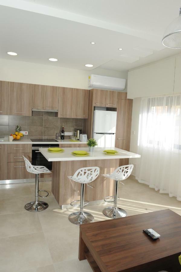 By The Way Apartment Ларнака Екстериор снимка