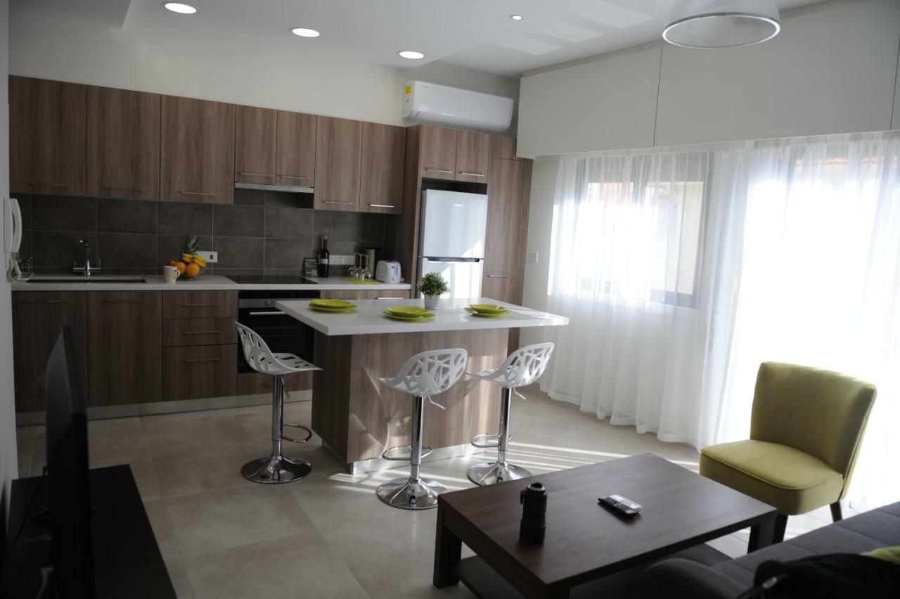 By The Way Apartment Ларнака Екстериор снимка